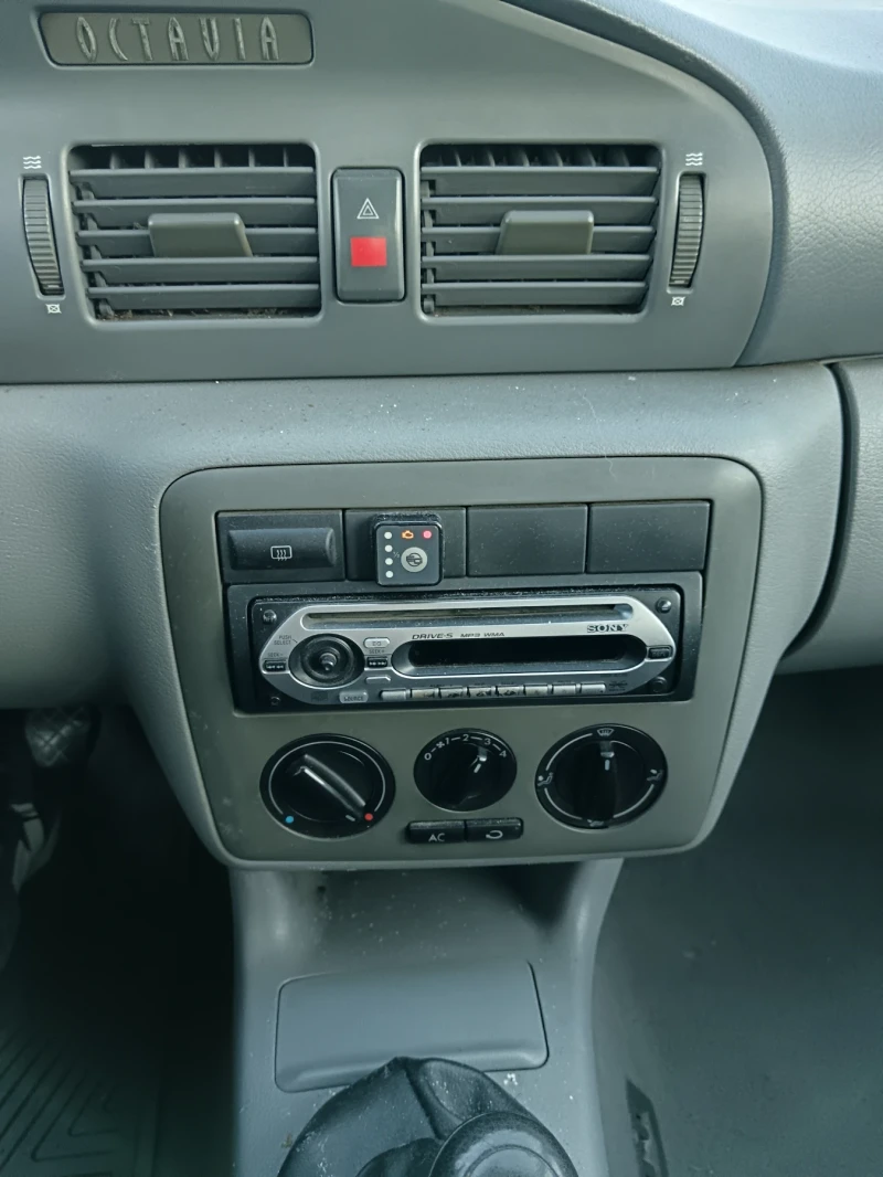 Skoda Octavia, снимка 9 - Автомобили и джипове - 52755318