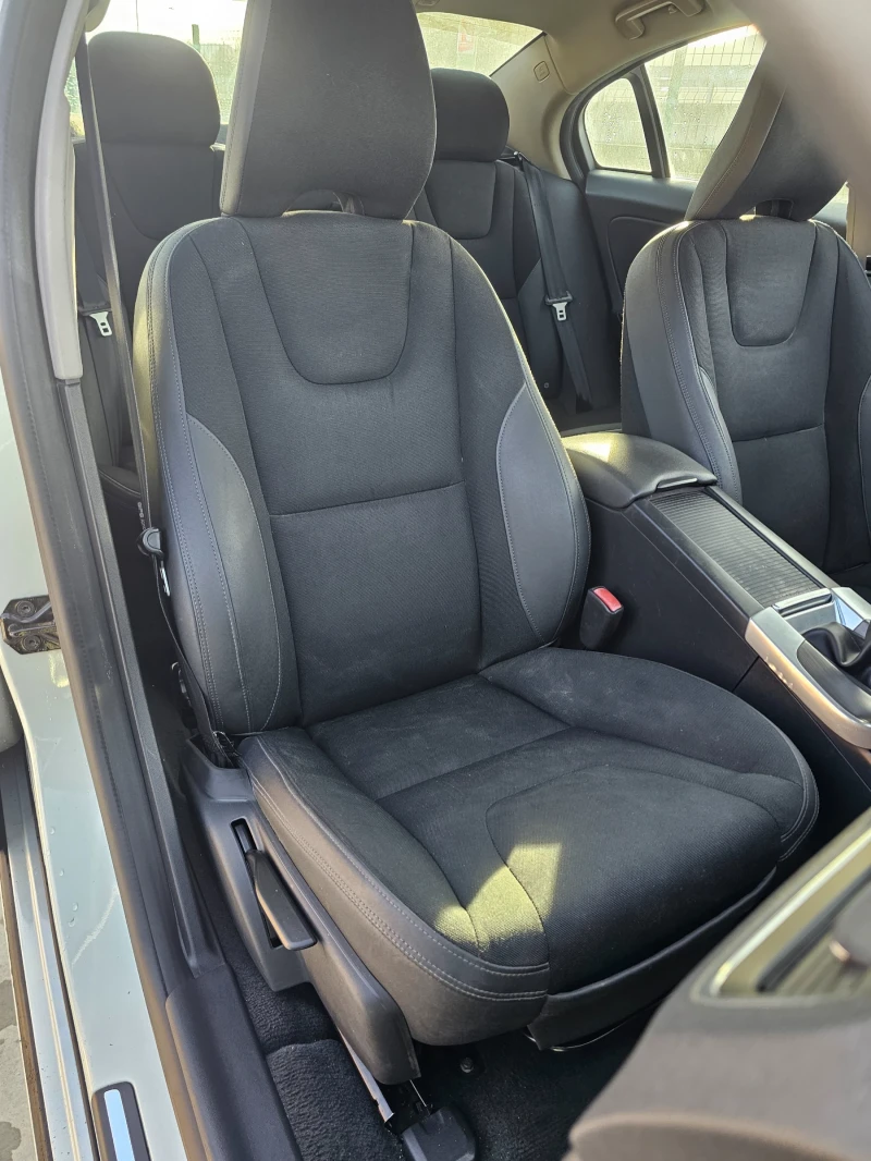 Volvo S60 2.0d.163k.c., снимка 13 - Автомобили и джипове - 52814343