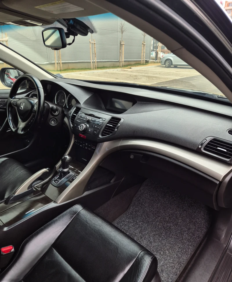 Honda Accord 2.4 АВТОМАТ* EXECUTIVE* СЕРВИЗНА ИСТОРИЯ , снимка 9 - Автомобили и джипове - 53182813