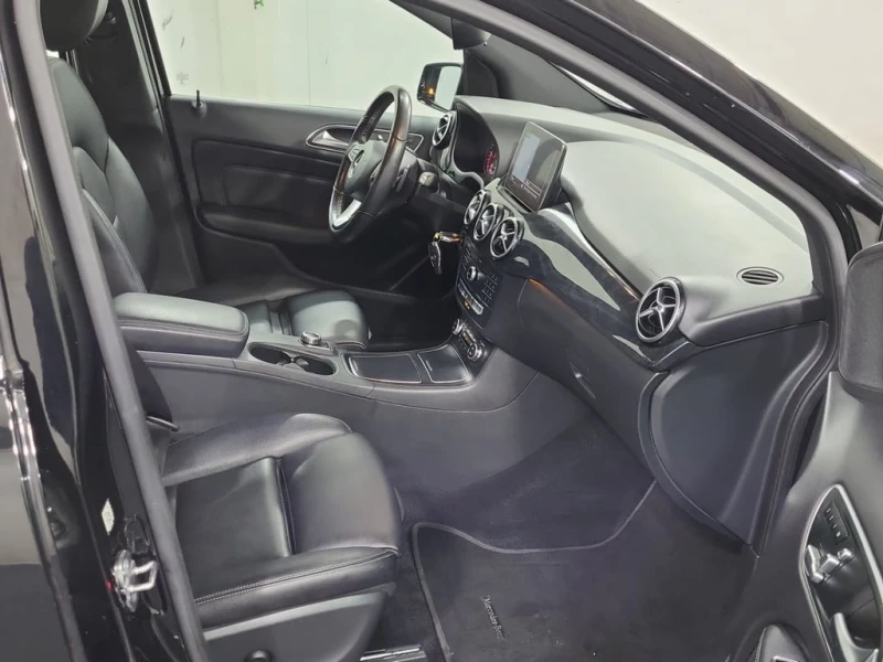 Mercedes-Benz B 250 * CARFAX * БЕЗ ПЪРВОНАЧАЛНА ВНОСКА, снимка 13 - Автомобили и джипове - 53449788