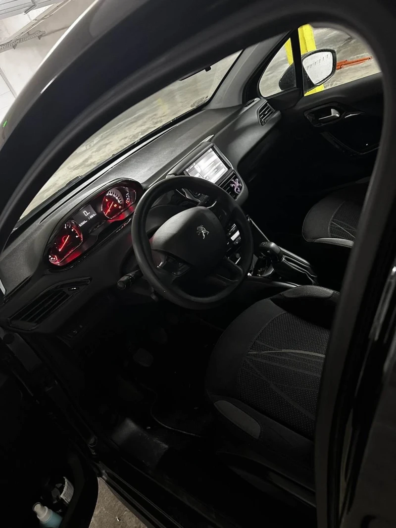 Peugeot 208, снимка 4 - Автомобили и джипове - 53495072