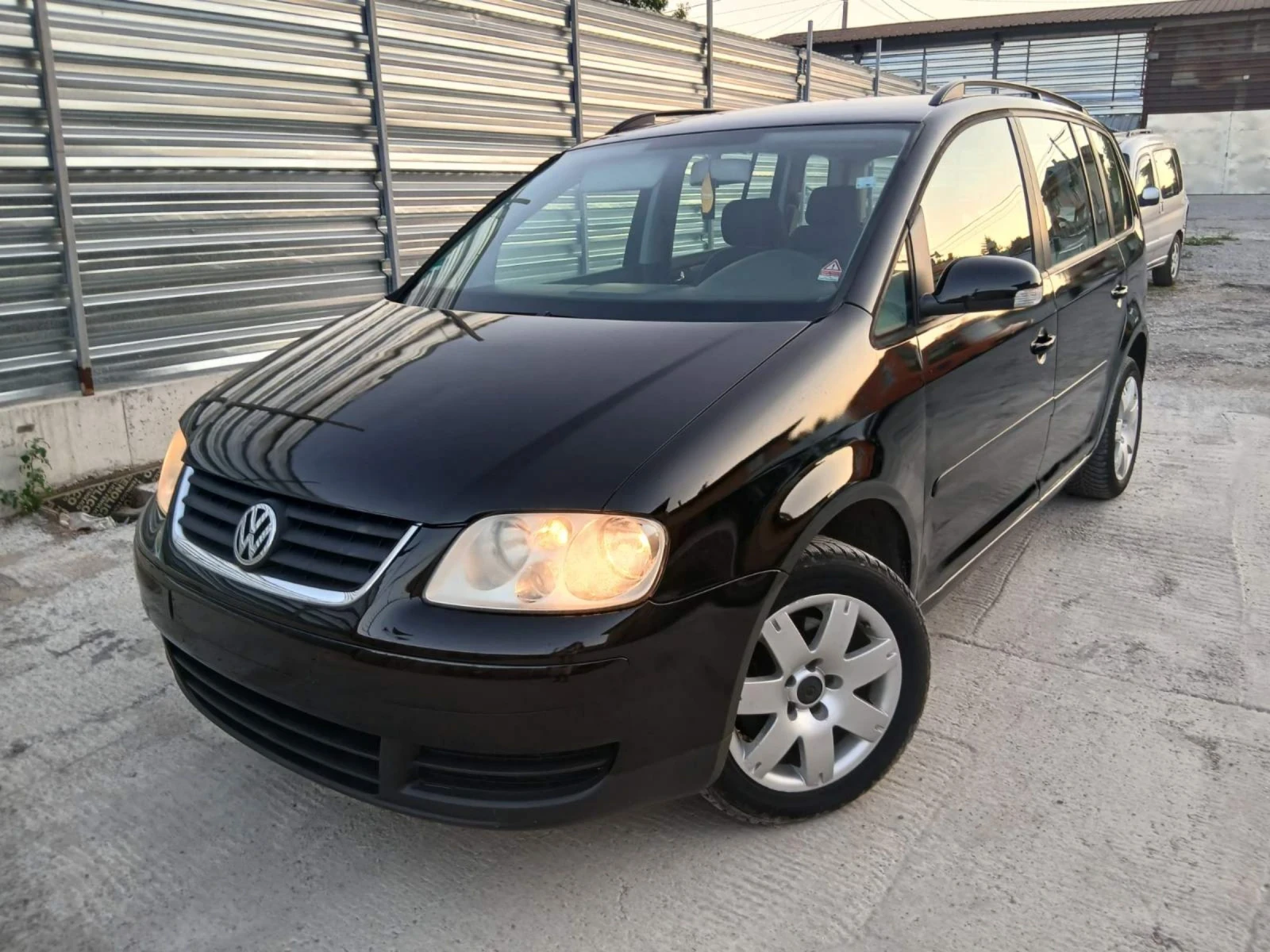 VW Touran 1.6 115кс, снимка 1