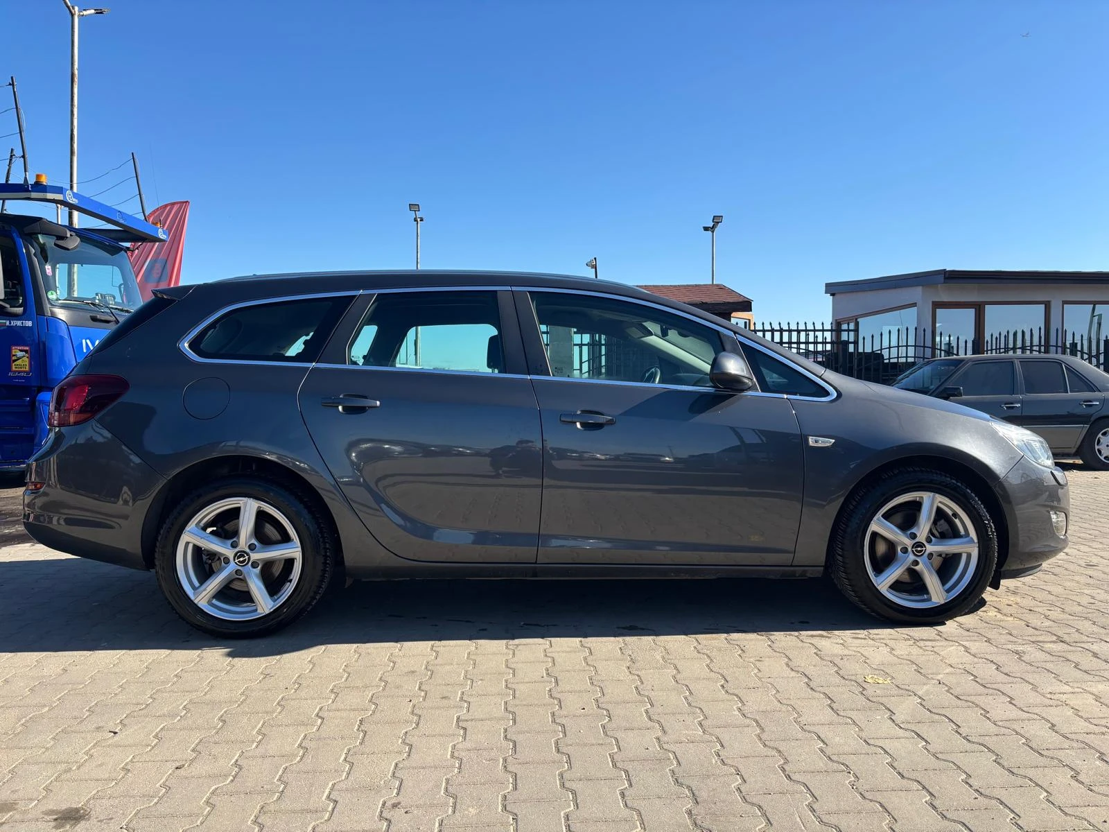 Opel Astra 2.0D SPORT TOURER EURO 5A - изображение 6