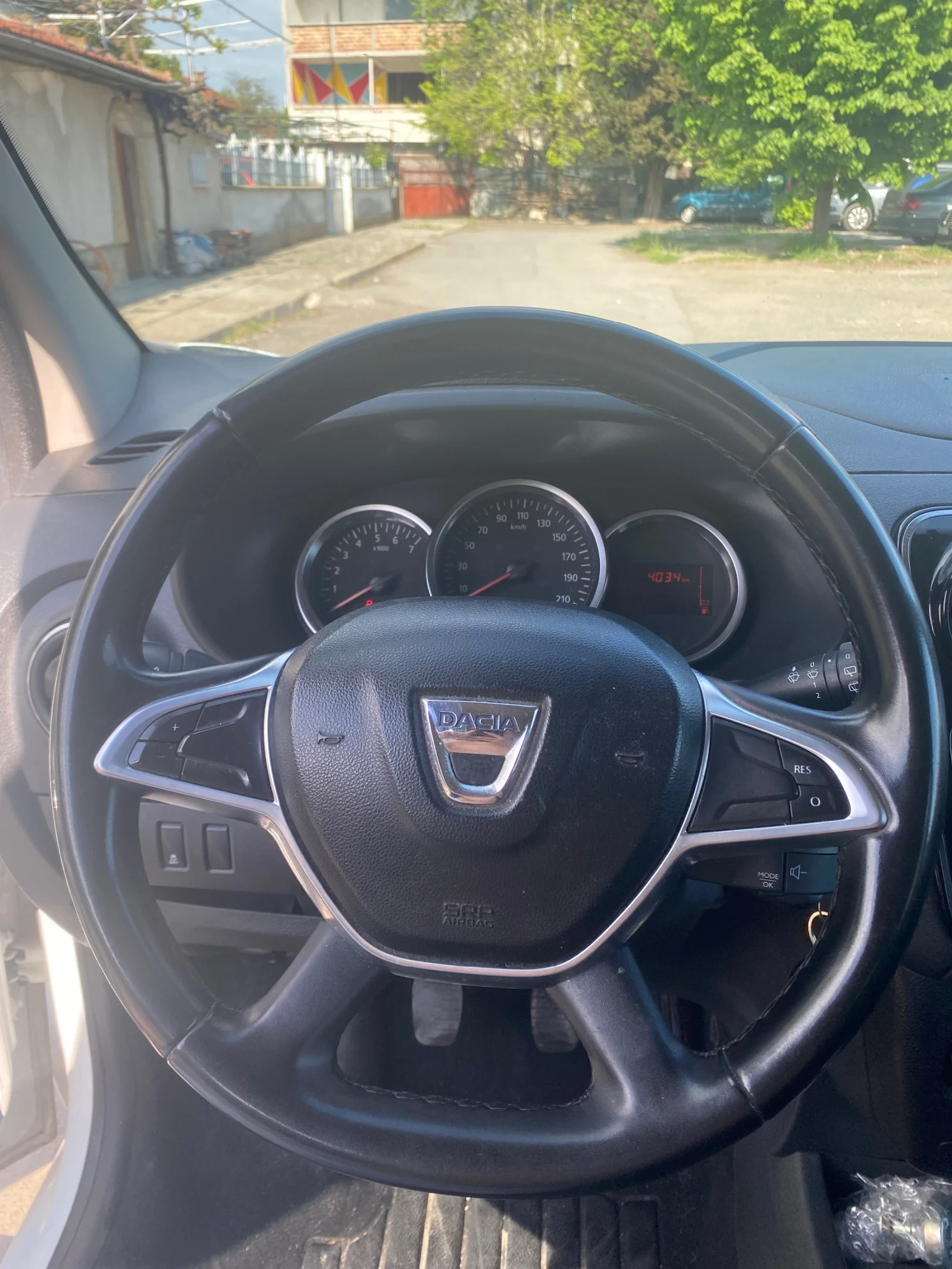 Dacia Lodgy 1.6 на газ - изображение 10