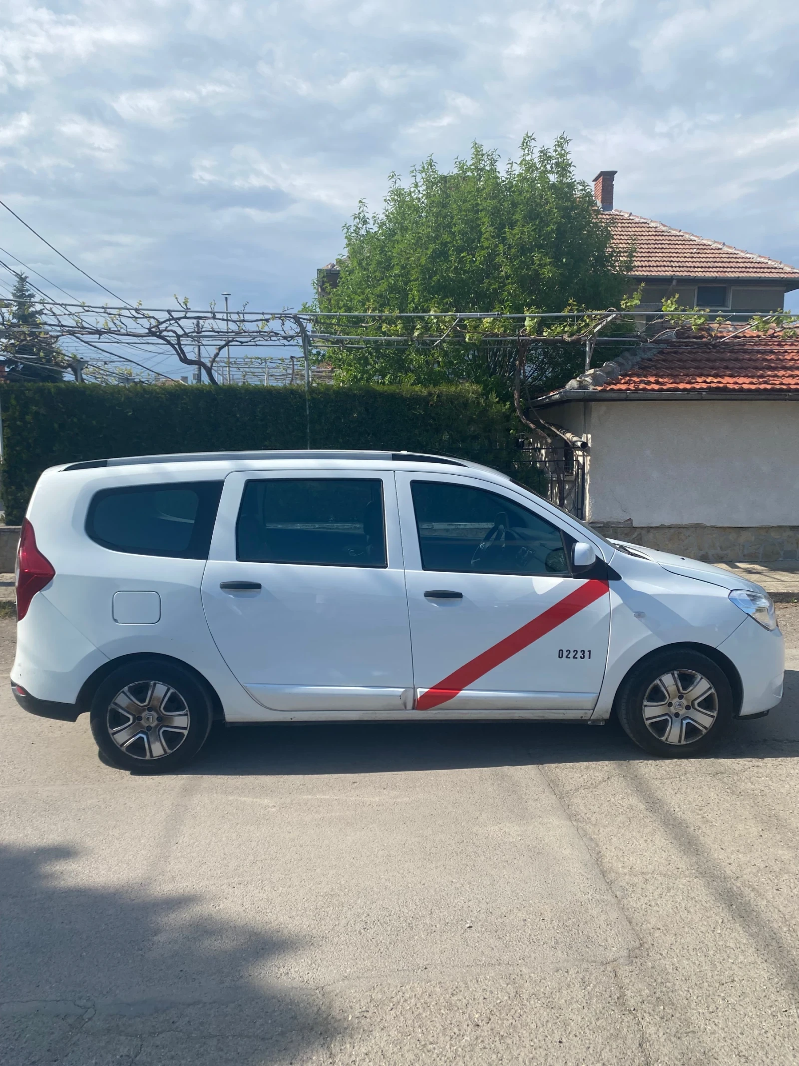 Dacia Lodgy 1.6 на газ - изображение 7