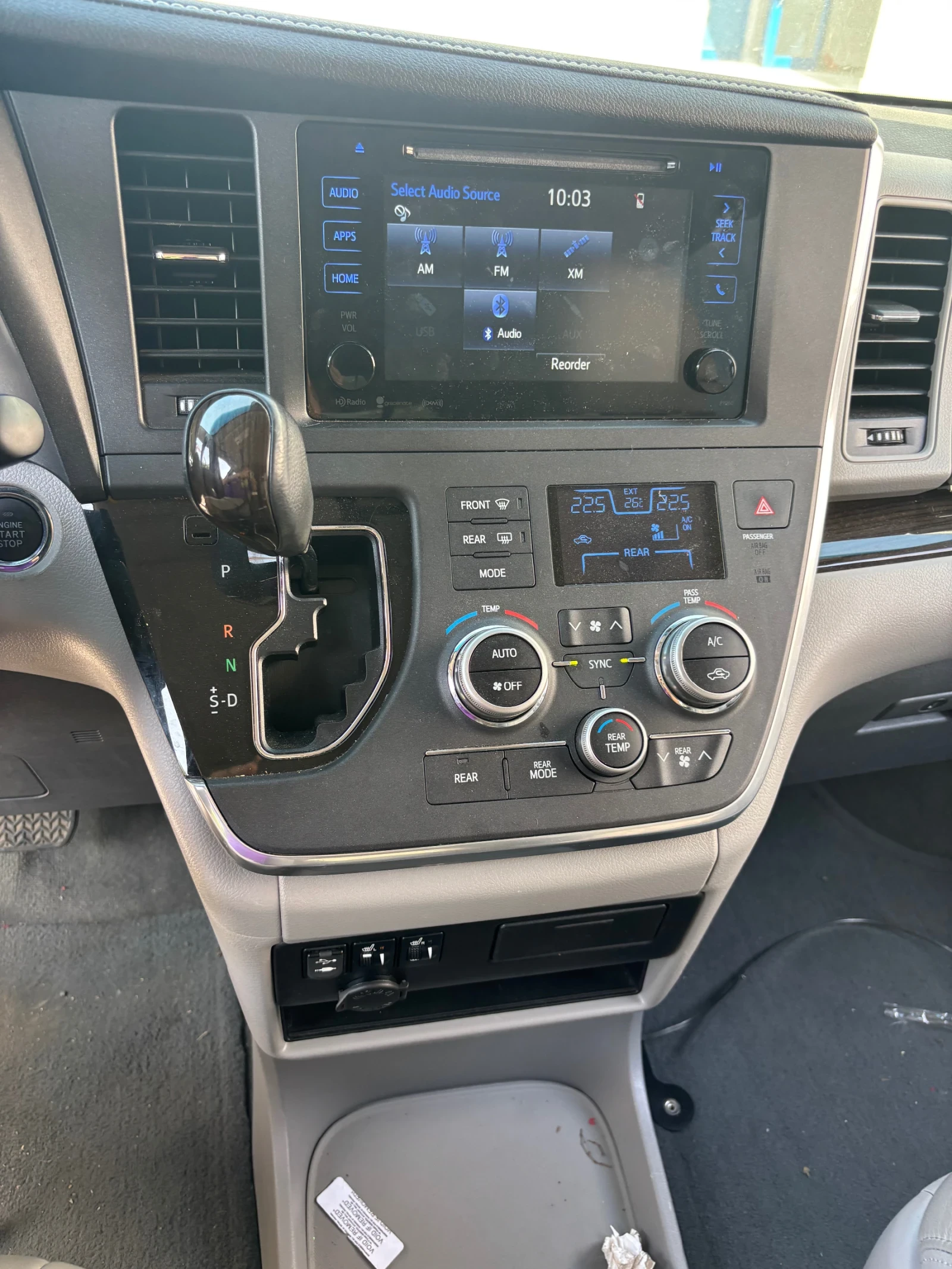 Toyota Sienna XLE AWD - изображение 6
