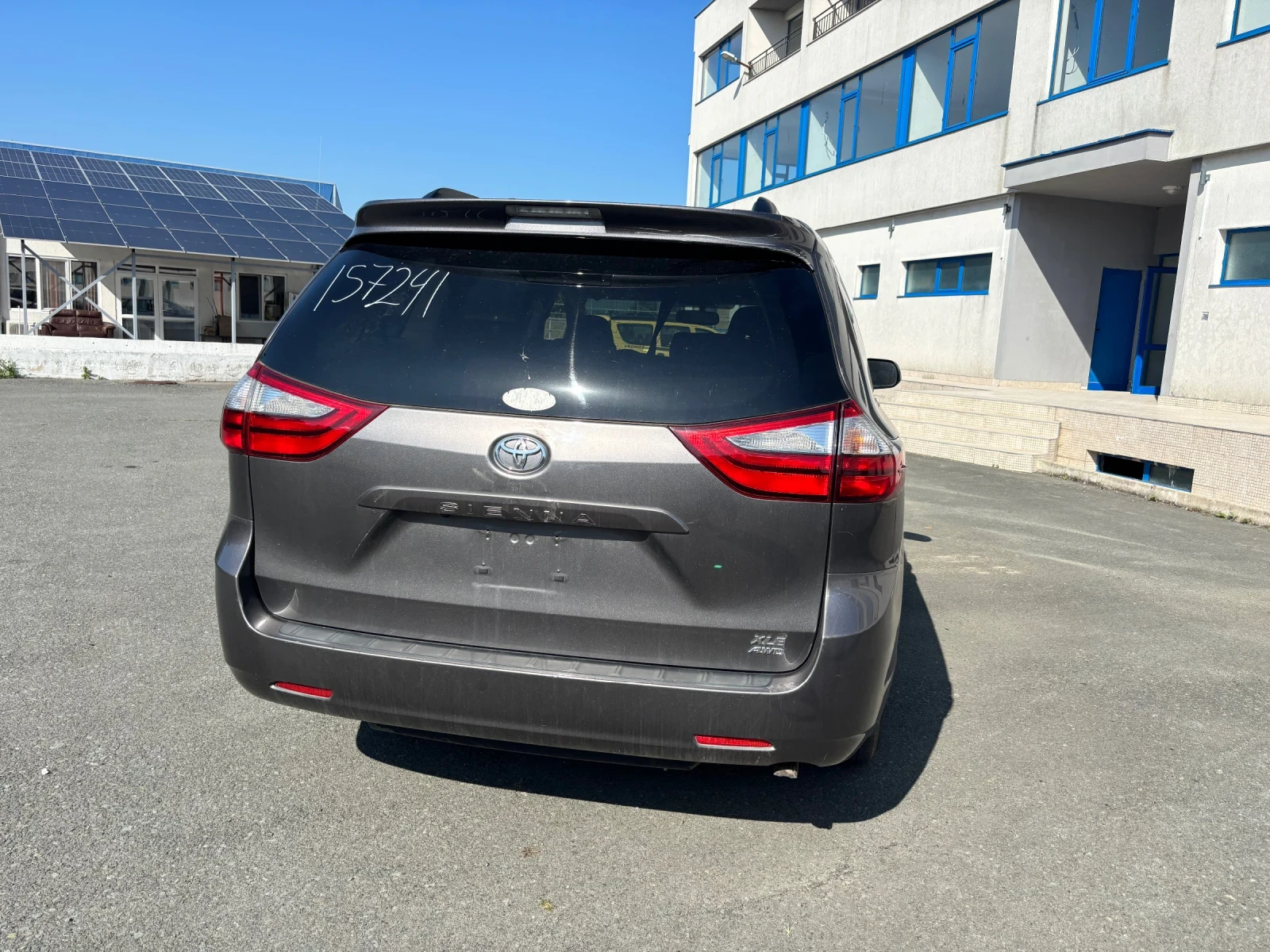 Toyota Sienna XLE AWD - изображение 4