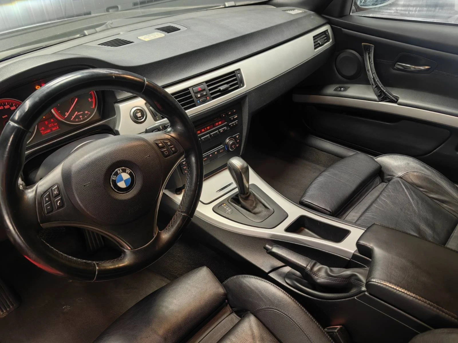 BMW 330 M-PACK* AВТОМАТ* ТЕМПОМАТ* КОЖА - изображение 6
