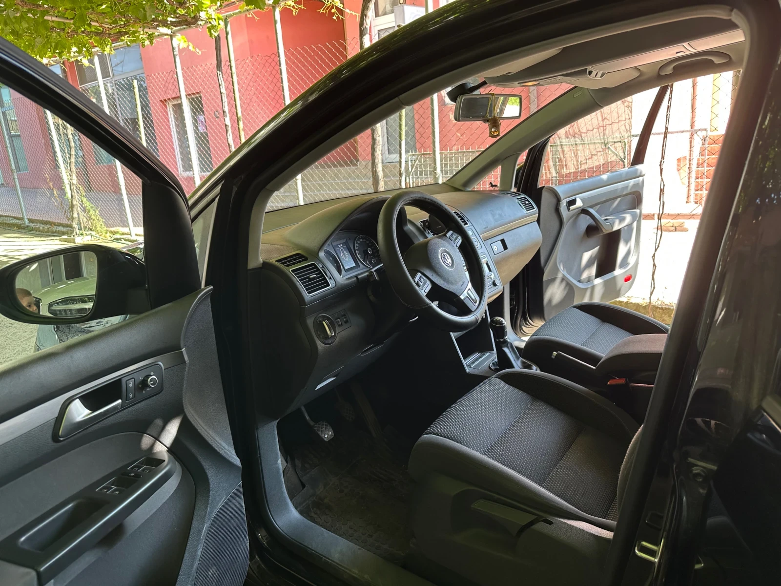 VW Touran 1.4 фабричен Метан - изображение 4