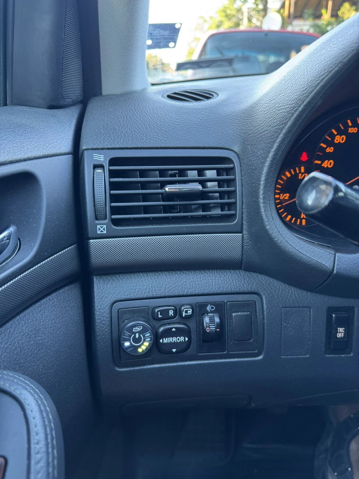 Toyota Avensis Т25; 1.8 VVTI  - изображение 8