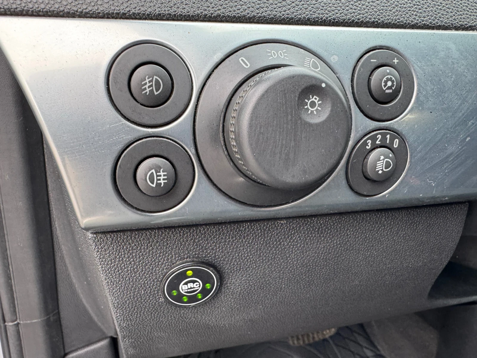 Opel Astra GTC АВТОМАТИК! ГАЗ! - изображение 7