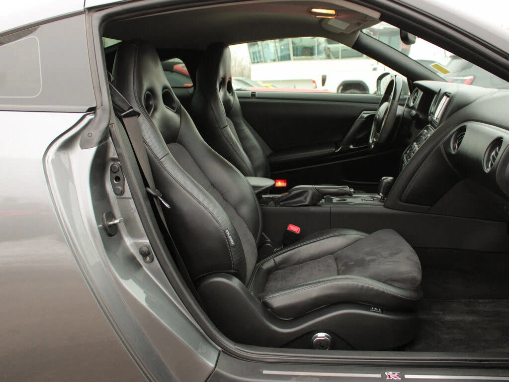 Nissan Gt-r Premium * Tuning * АвтоКредит * (Цена до БГ), снимка 10 - Автомобили и джипове - 53842472