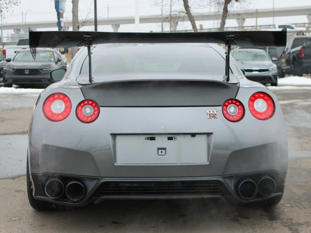 Nissan Gt-r Premium * Tuning * АвтоКредит * (Цена до БГ), снимка 3 - Автомобили и джипове - 53842472