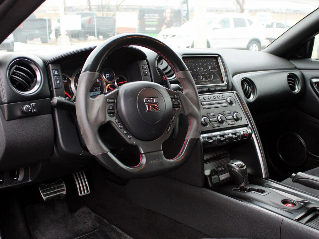 Nissan Gt-r Premium * Tuning * АвтоКредит * (Цена до БГ), снимка 7 - Автомобили и джипове - 53842472