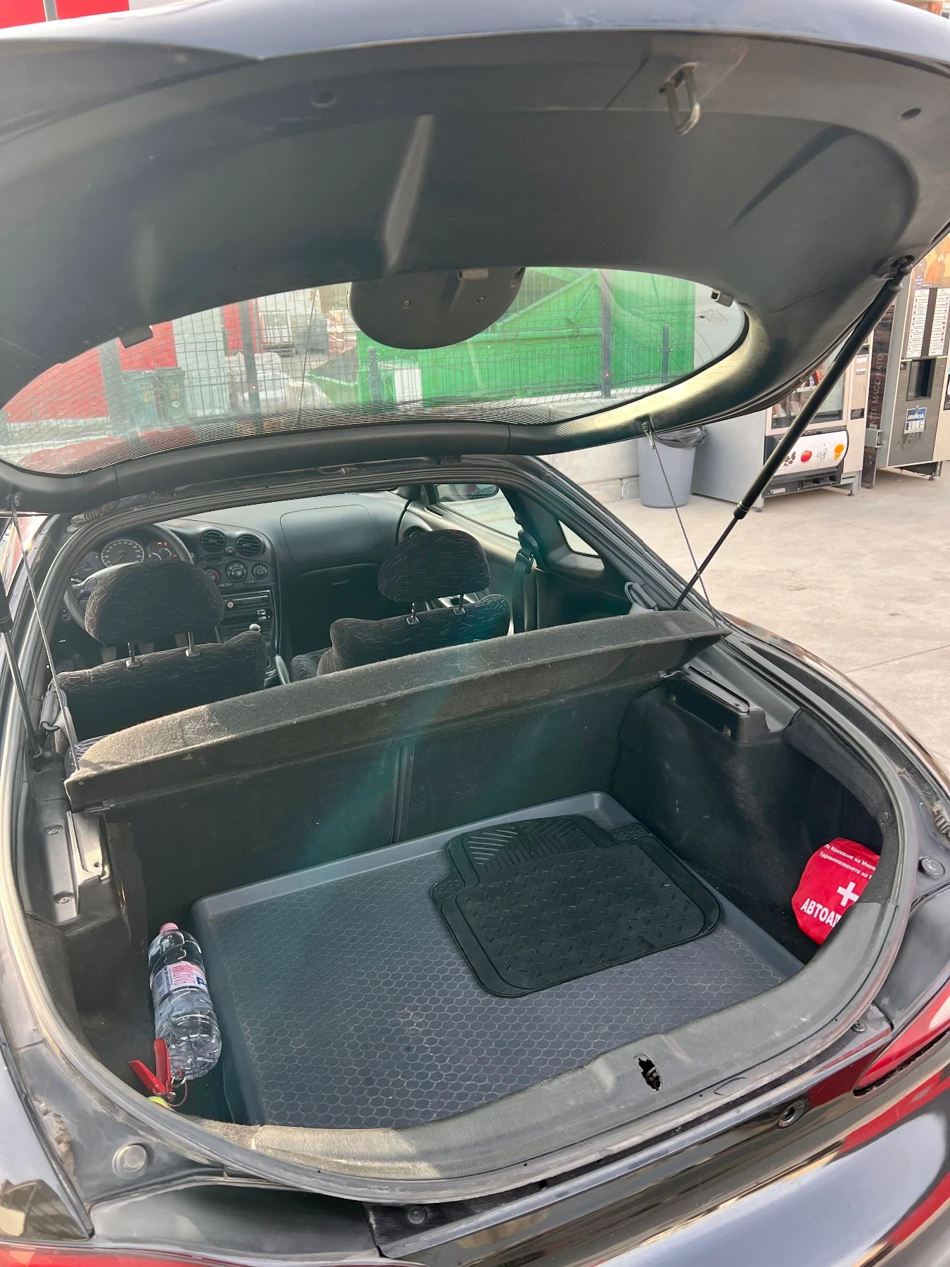 Hyundai Coupe 1.6 Климатик, снимка 16 - Автомобили и джипове - 53878220