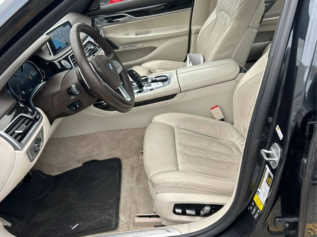 BMW 750 M* SPORT* XDRIVE* ПОДГРЕВ* ОБДУХВАНЕ* 360КАМЕРА* , снимка 13 - Автомобили и джипове - 54229329