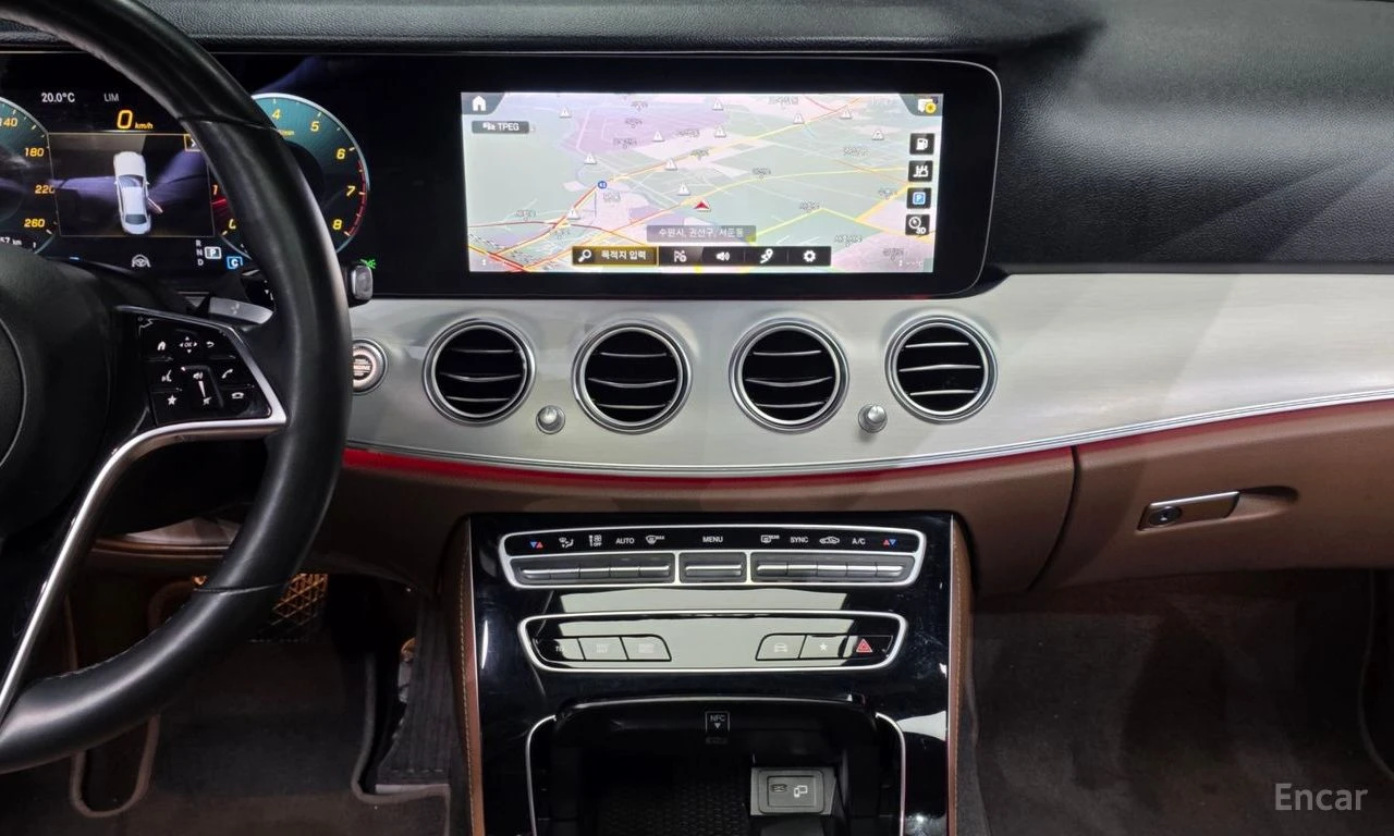 Mercedes-Benz E 250 AMG* PACK* ДИГИТАЛНО* ТАБЛО* 360КАМЕРА* LANE* ASSI, снимка 9 - Автомобили и джипове - 54423248