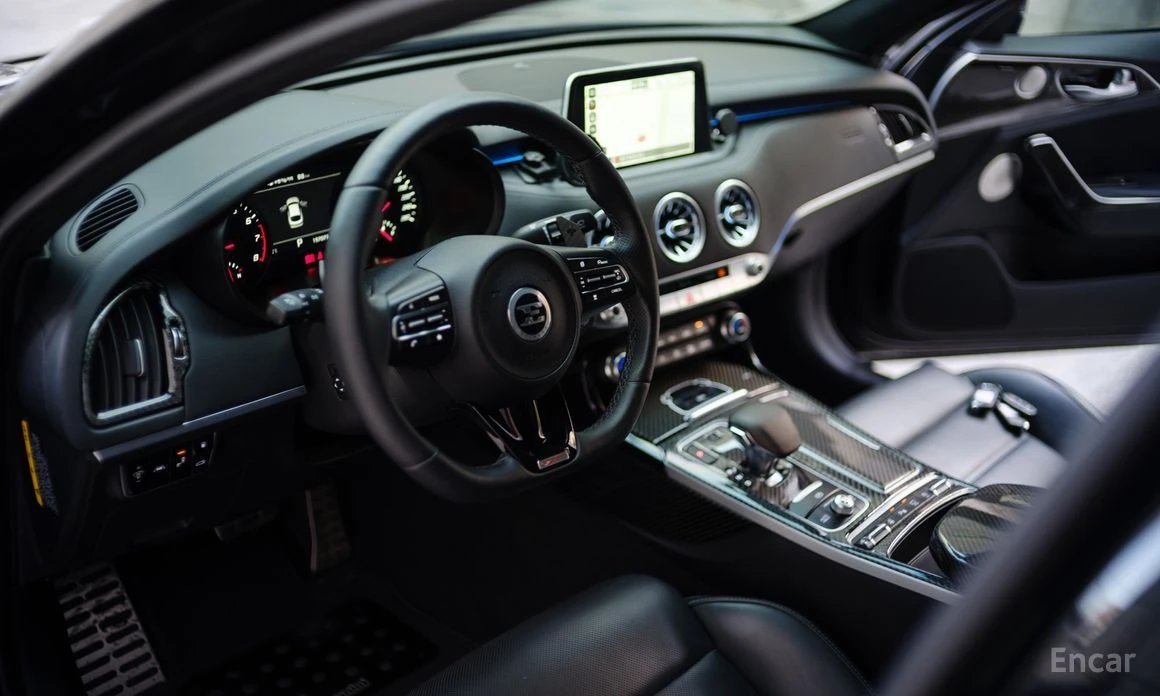 Kia Stinger, снимка 7 - Автомобили и джипове - 55170345