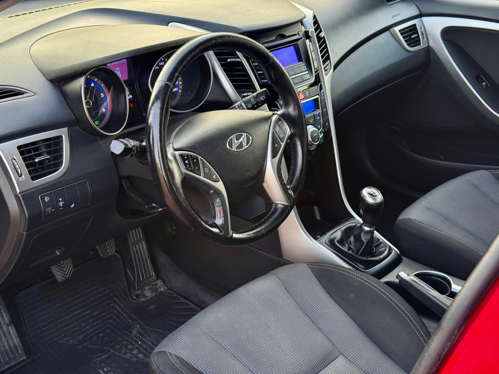 Hyundai I30 1, 6 CRDI , снимка 7 - Автомобили и джипове - 55736483
