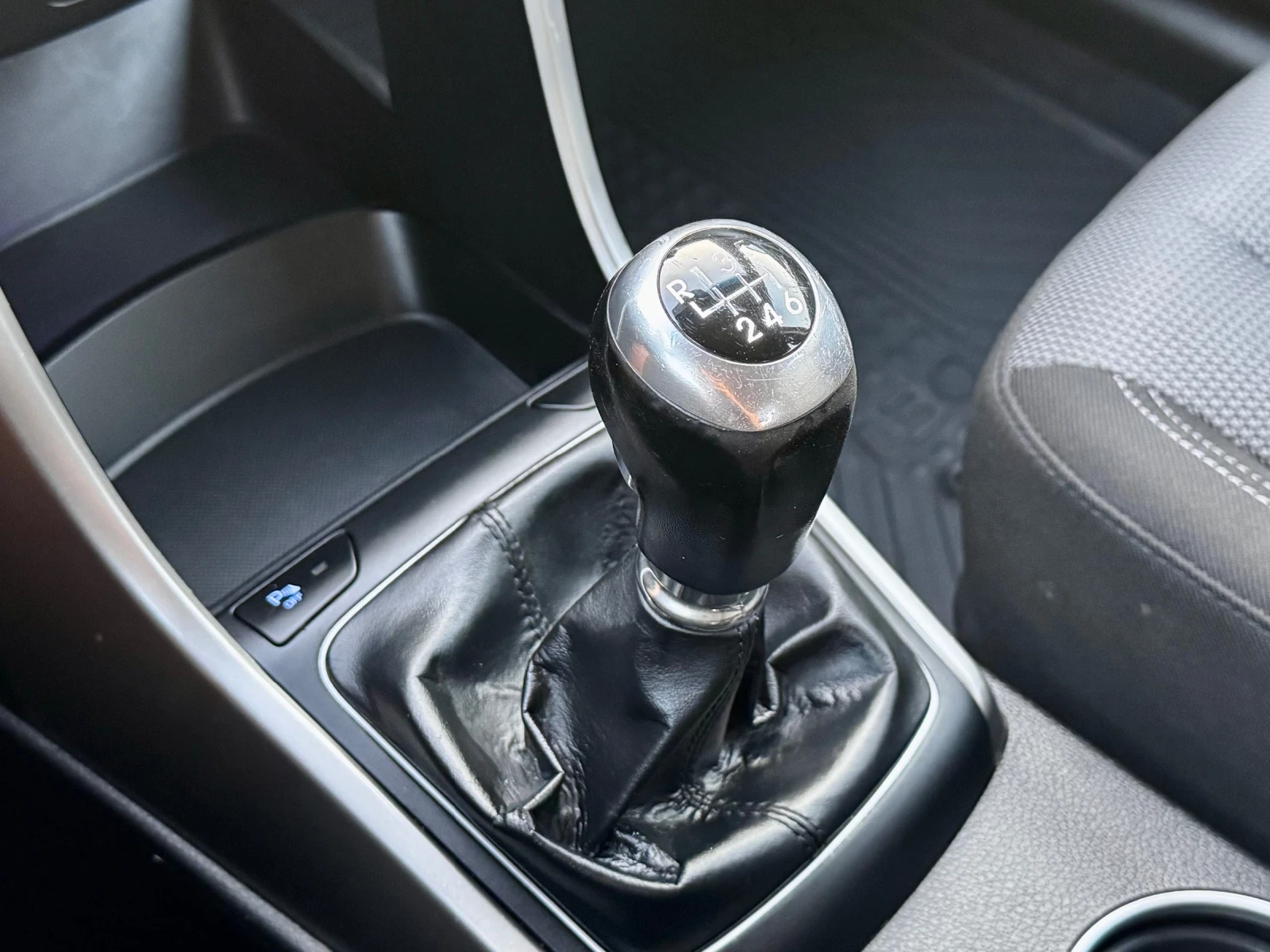 Hyundai I30 1, 6 CRDI , снимка 10 - Автомобили и джипове - 55736483