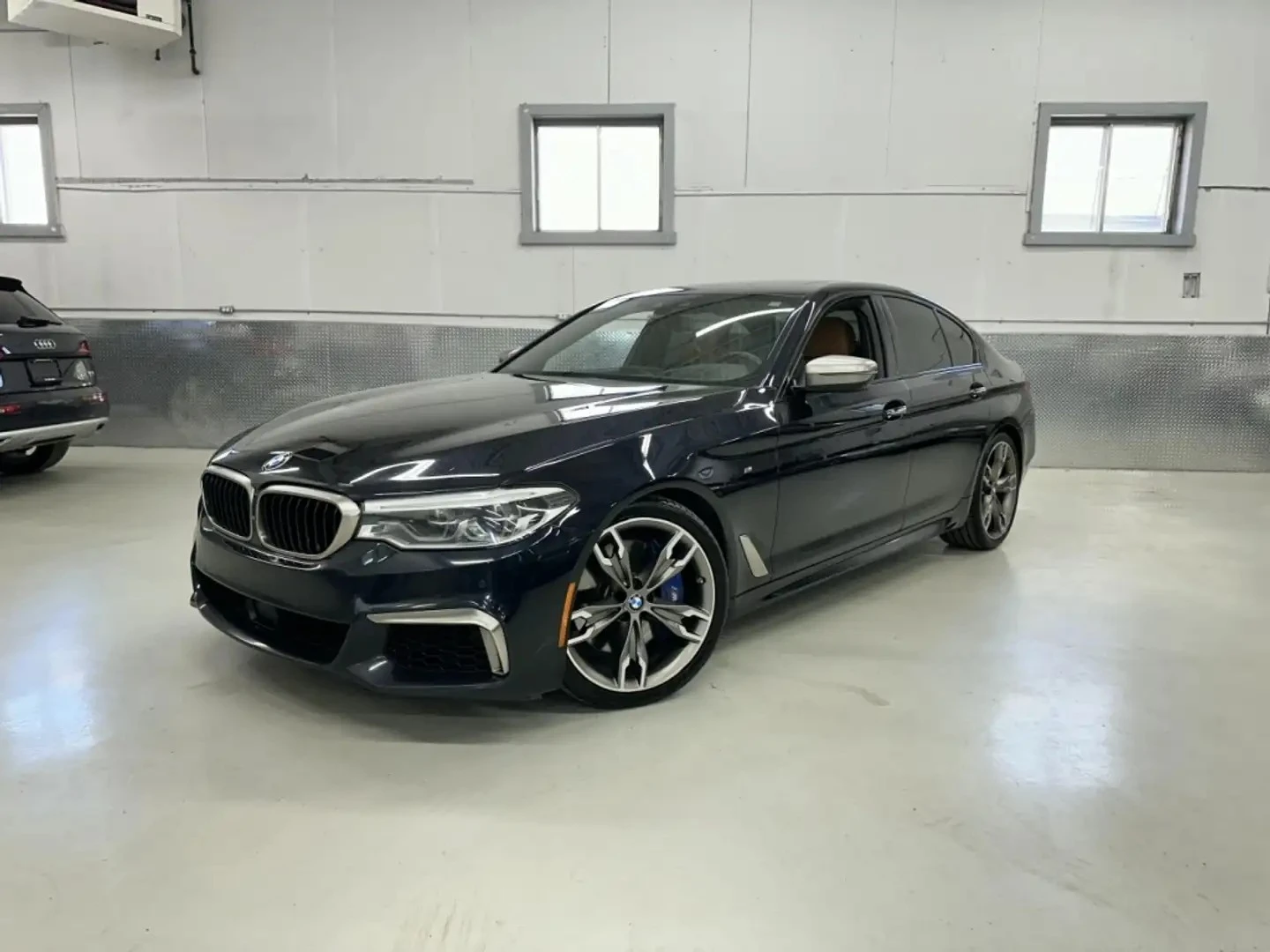 BMW 550 M xDrive Premium pkg Цена до България & АвтоКредит