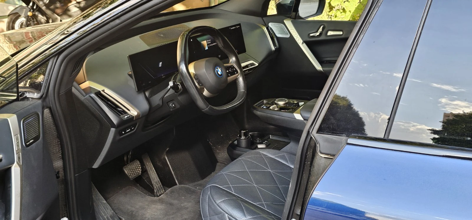 BMW iX М60* 619kc* 1100Nm* бат-111кв/ч* , снимка 8 - Автомобили и джипове - 56244319