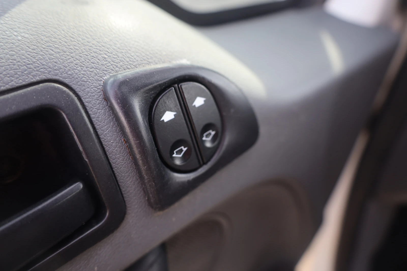 Ford Connect Transit T200 1.8TDCi LED Radio Klima MY06 #iCarbg | Mobile.bg � ����������� 12