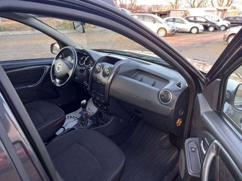 Dacia Duster 1.2 tce, снимка 16 - Автомобили и джипове - 43937902