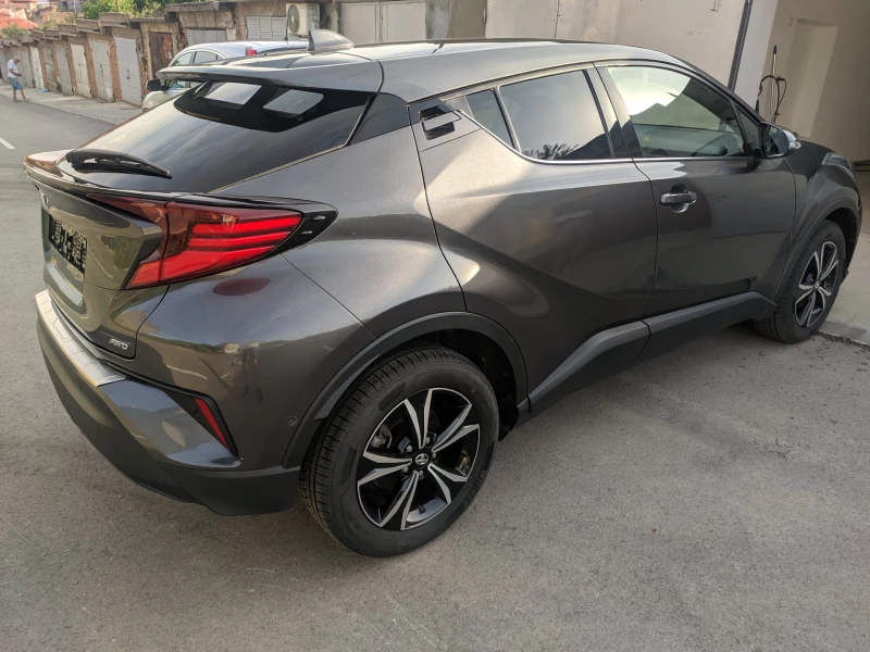 Toyota C-HR 1.2i* 30661км* 4x4* FACELIFT* Гаранция, снимка 4 - Автомобили и джипове - 49237687