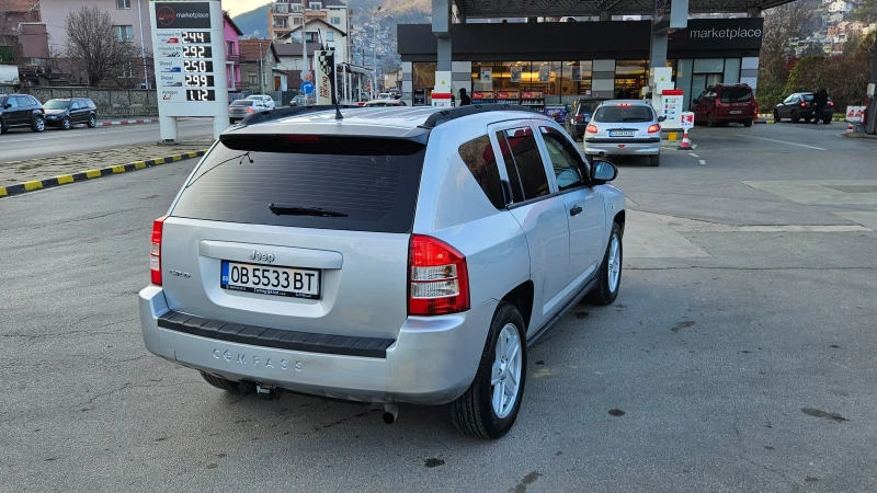 Jeep Compass 2.0 4x4/Klimatik/Top sustoqnie, снимка 6 - Автомобили и джипове - 52893004