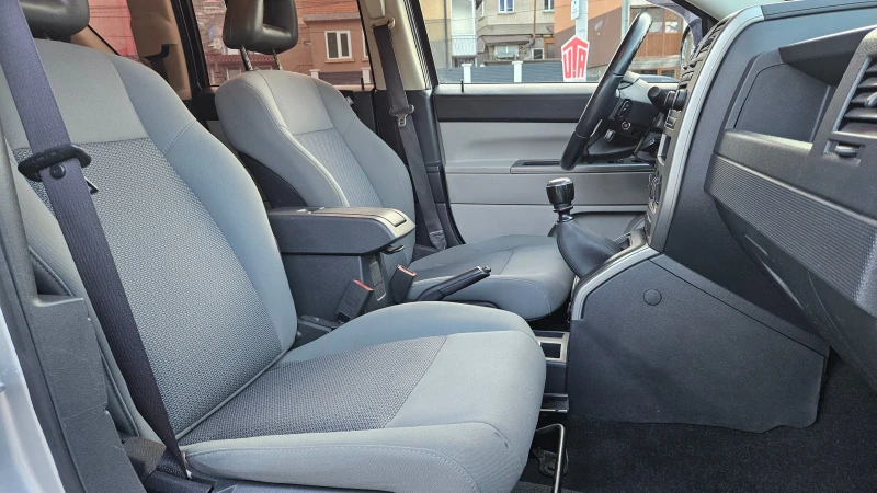 Jeep Compass 2.0 4x4/Klimatik/Top sustoqnie, снимка 13 - Автомобили и джипове - 52893004