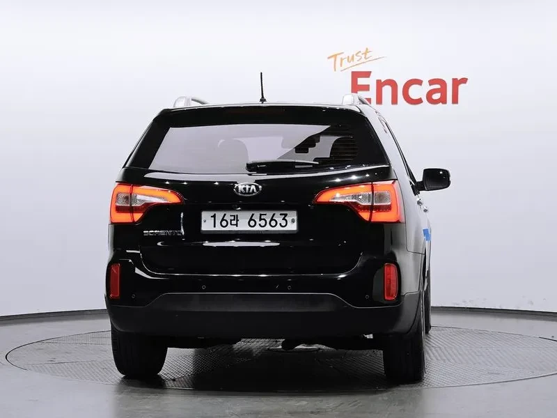 Kia Sorento 2.0 2WD, снимка 4 - Автомобили и джипове - 54264146