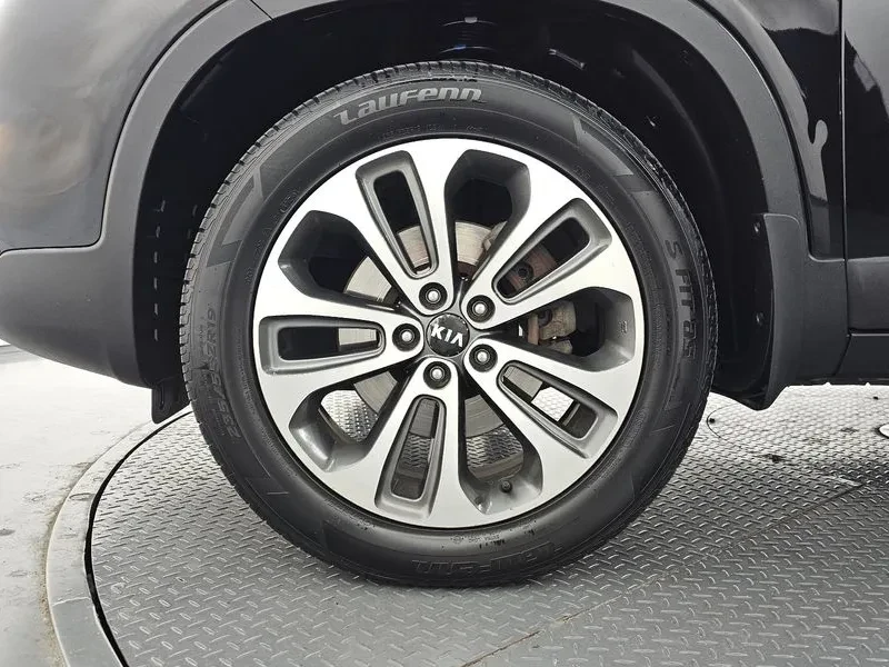 Kia Sorento 2.0 2WD, снимка 5 - Автомобили и джипове - 54264146