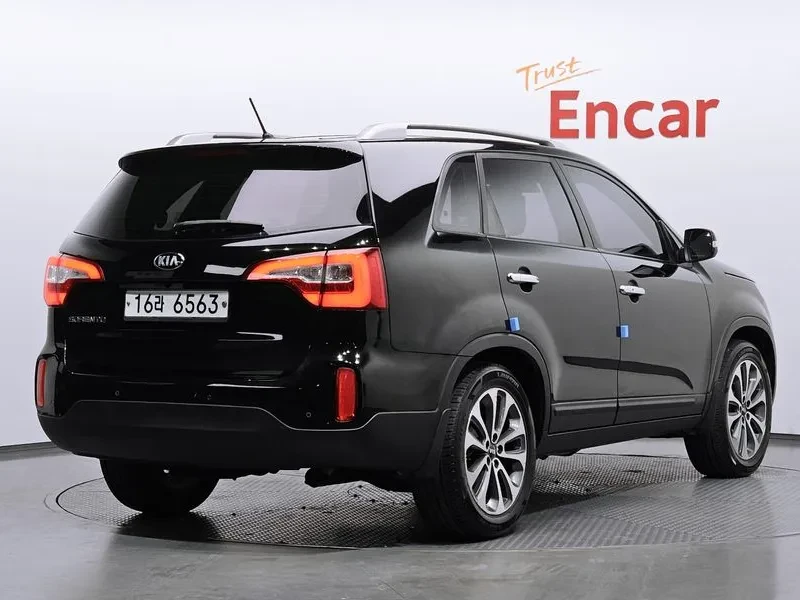 Kia Sorento 2.0 2WD, снимка 2 - Автомобили и джипове - 54264146