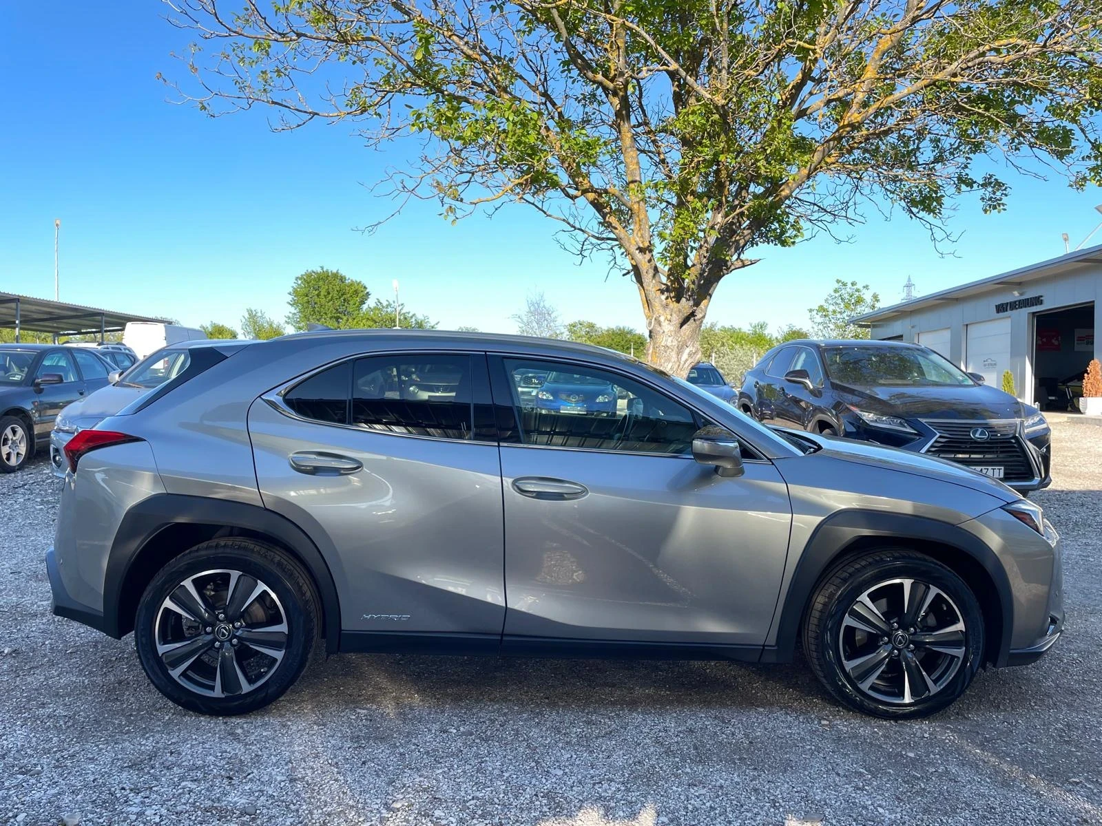 Lexus UX 250h Full Led/HUD/BSM/Relax+ HHC  - изображение 4