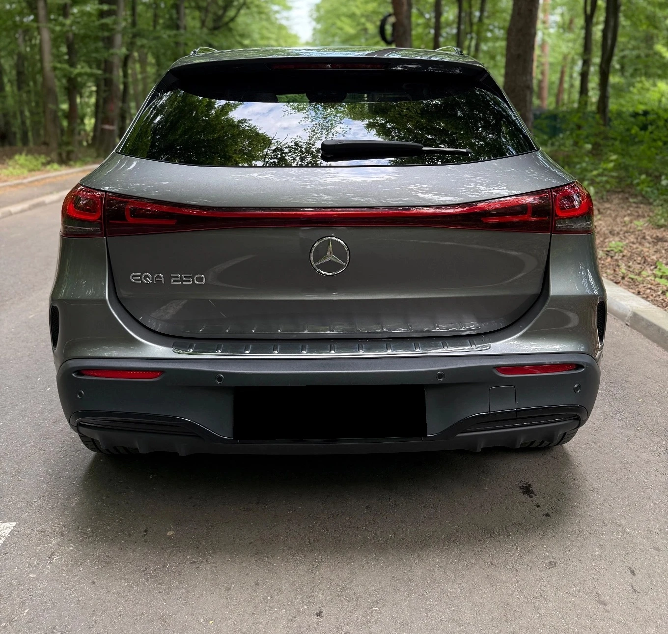 Mercedes-Benz EQA 250 AMG Line - изображение 4