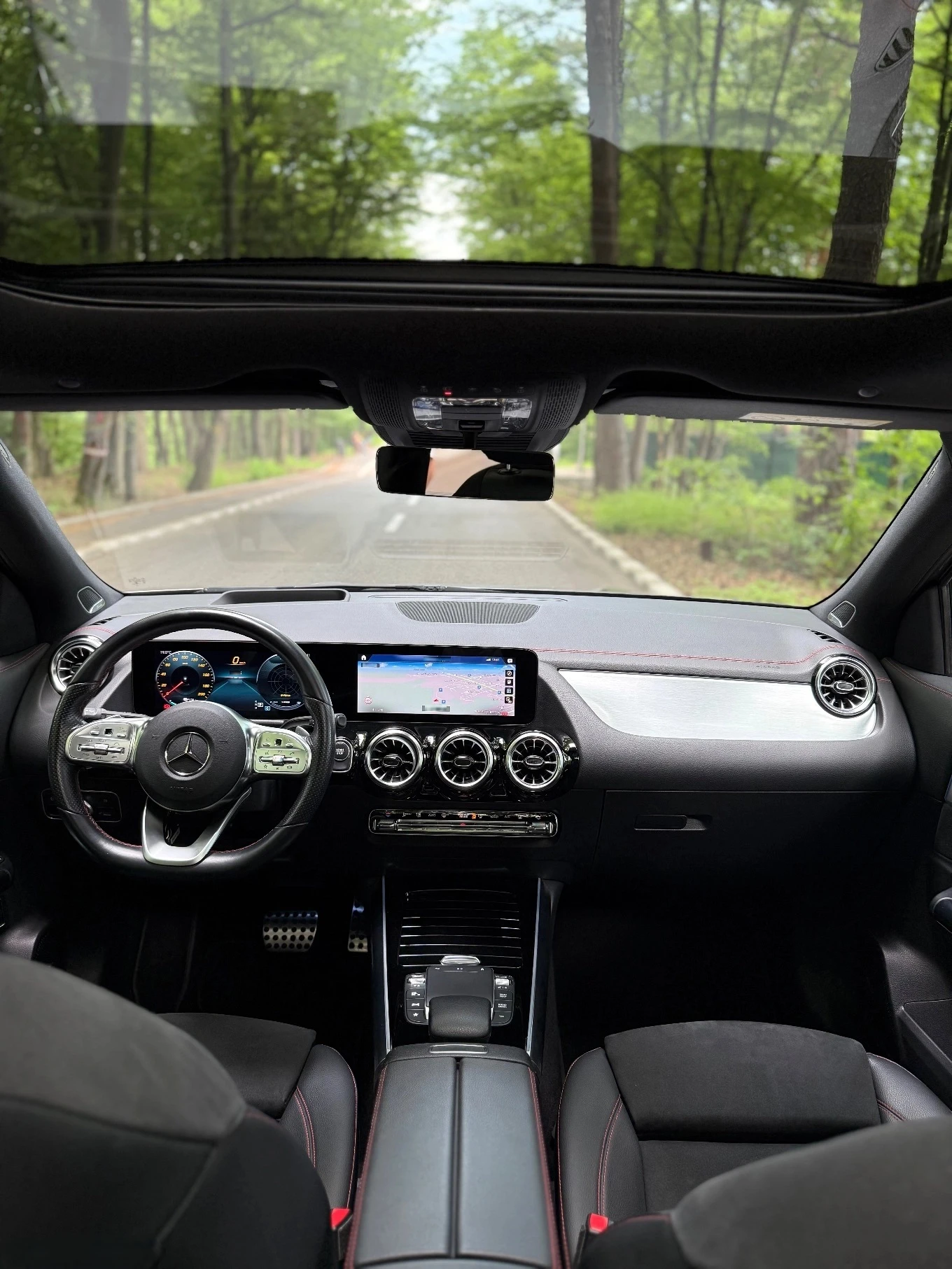 Mercedes-Benz EQA 250 AMG Line - изображение 8