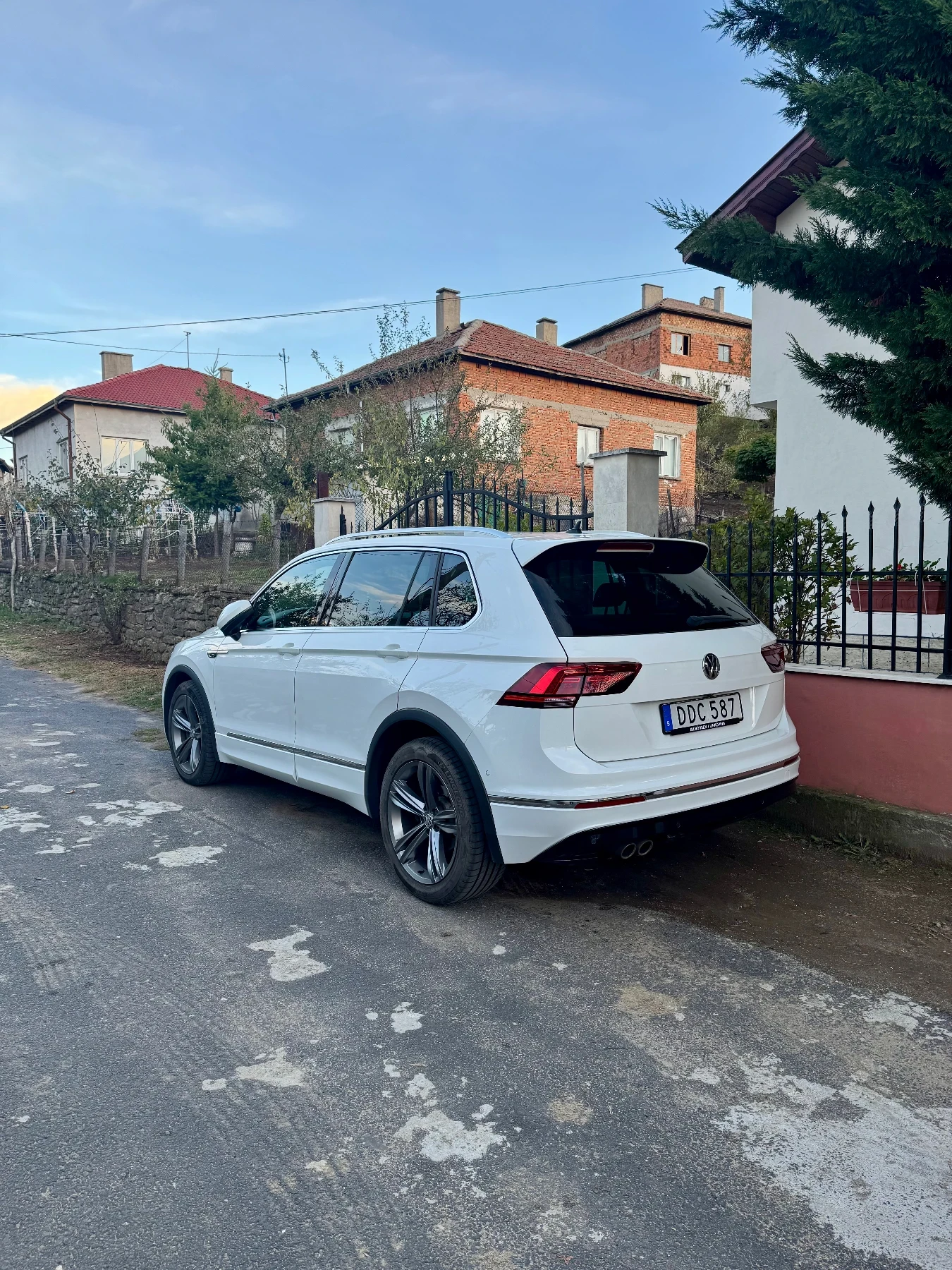 VW Tiguan R line 4x4 TOP TOP - изображение 4