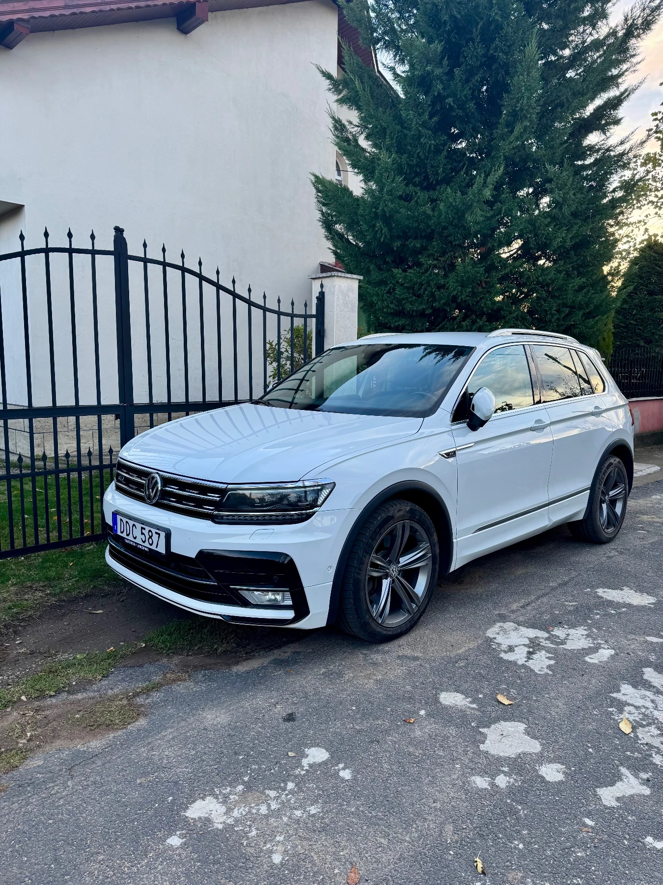 VW Tiguan R line 4x4 TOP TOP - изображение 2