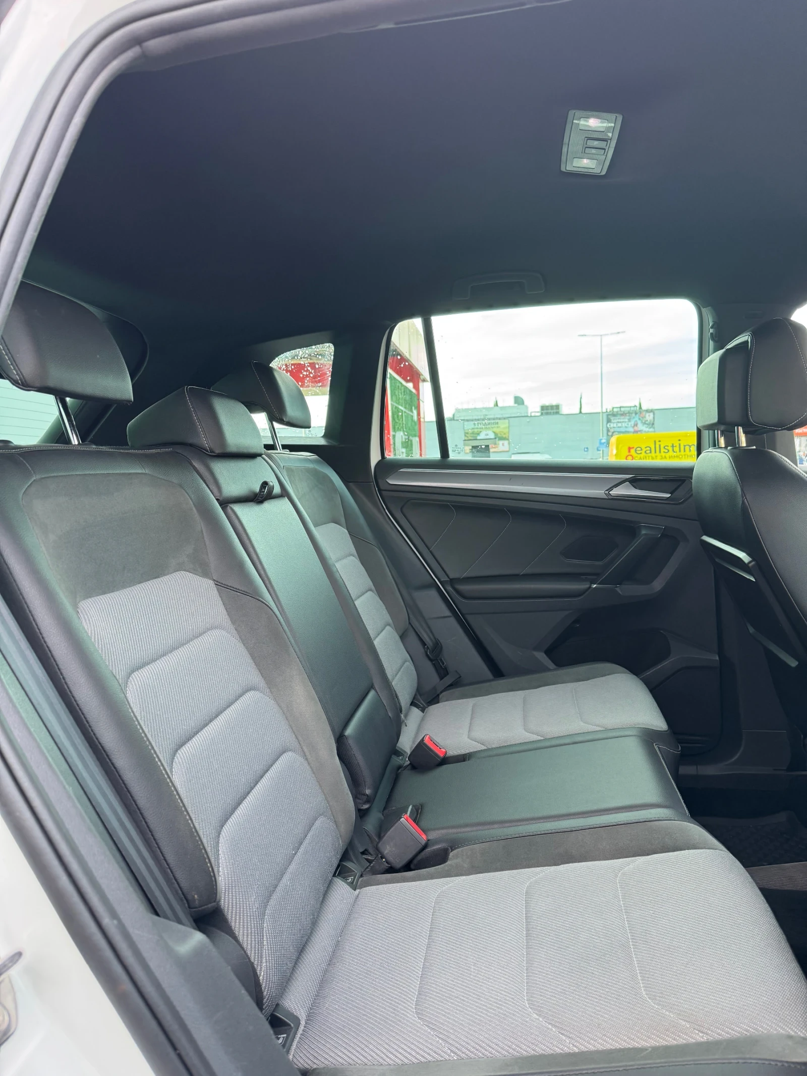 VW Tiguan R line 4x4 TOP TOP - изображение 8