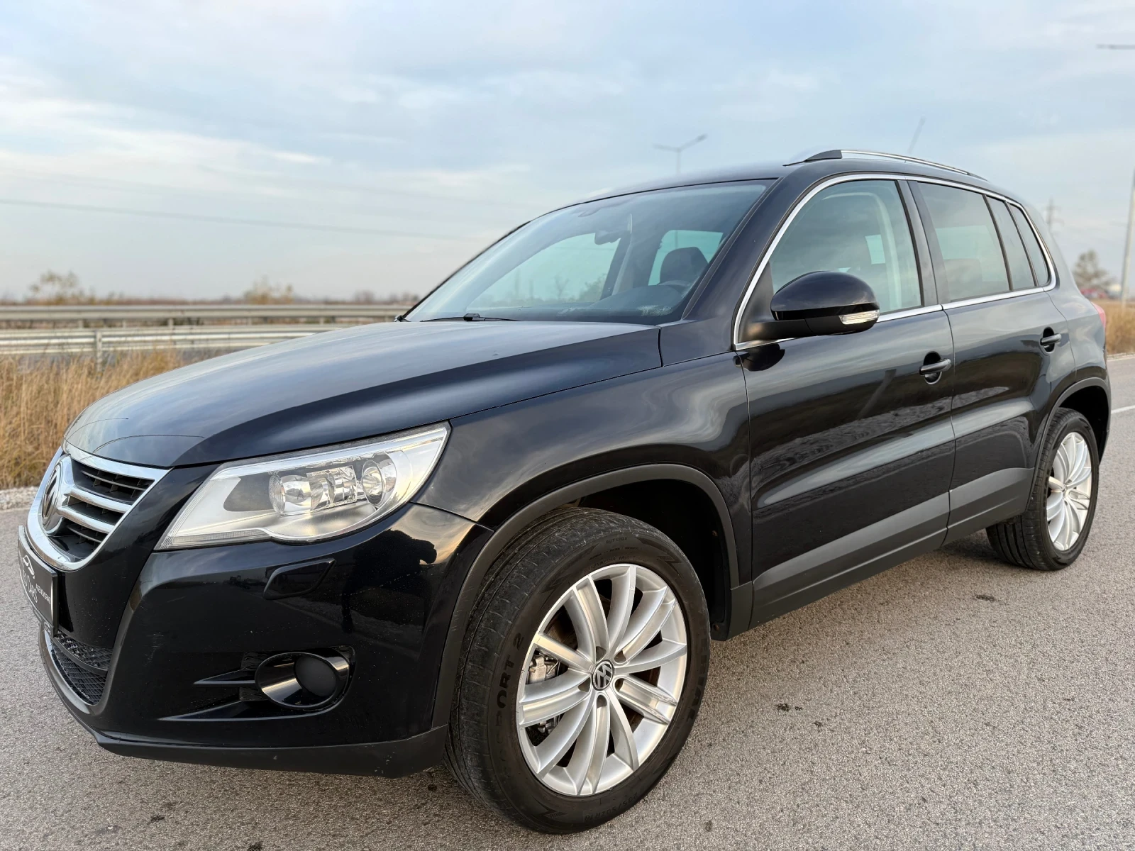 VW Tiguan 2.0 TDI / 4MOTION / AVTOMAT / KOJA / NAVI / XENON | Mobile.bg   3