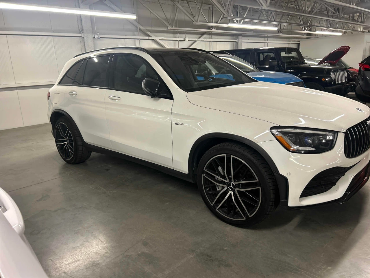 Mercedes-Benz GLC 43 AMG * АВТО КРЕДИТ* ЦЕНА ДО БГ * СЕРВИЗНА ИСТОРИЯ *  - изображение 3