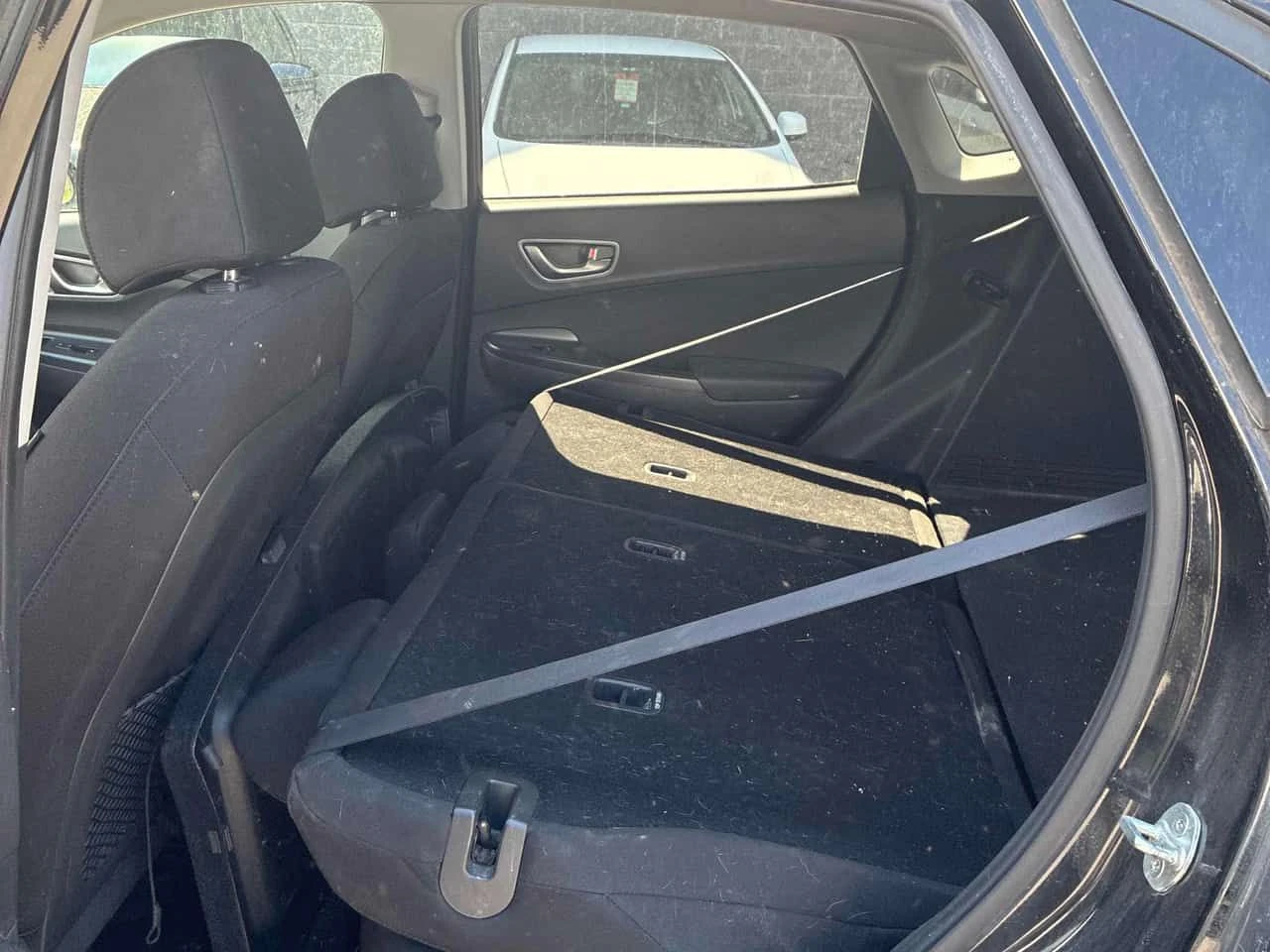 Hyundai Kona * Preferred * АВТОКРЕДИТ * КЛИП * ПОДГРЕВ * ПАНО, снимка 12 - Автомобили и джипове - 54992321
