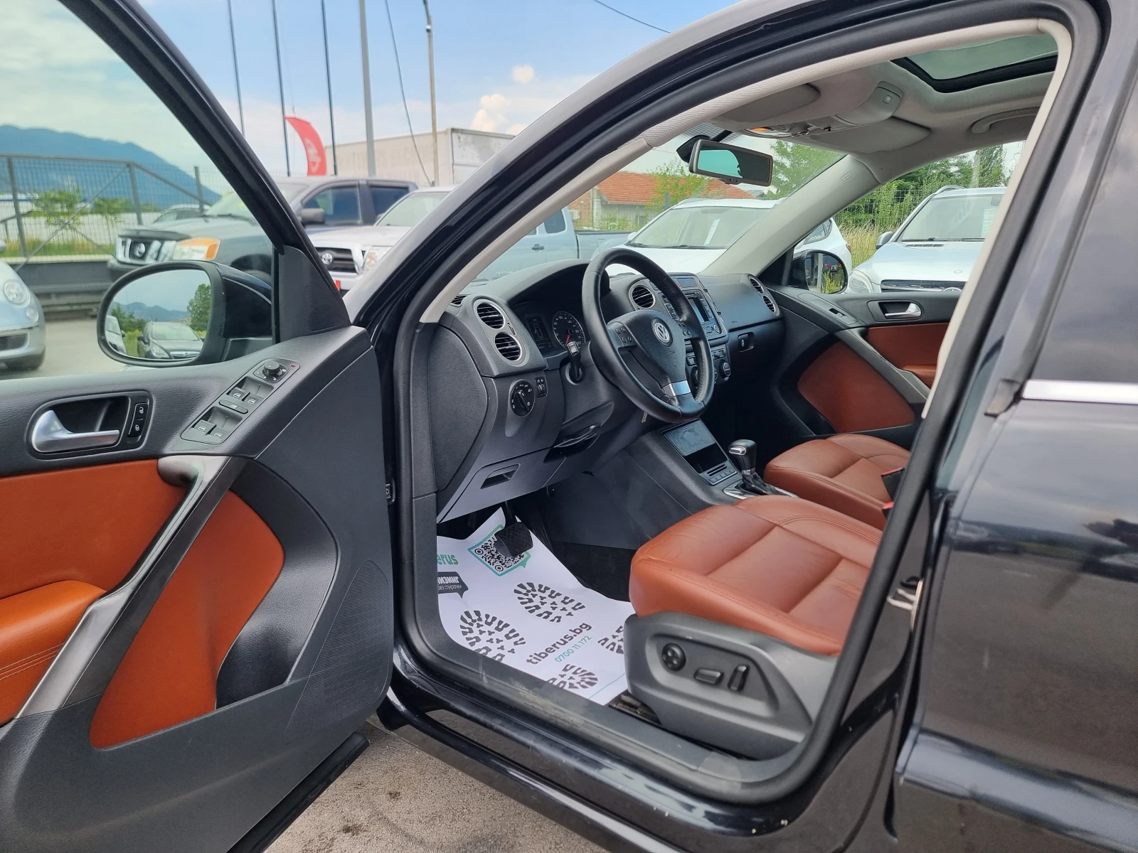 VW Tiguan 2.0TDI, снимка 10 - Автомобили и джипове - 55187458
