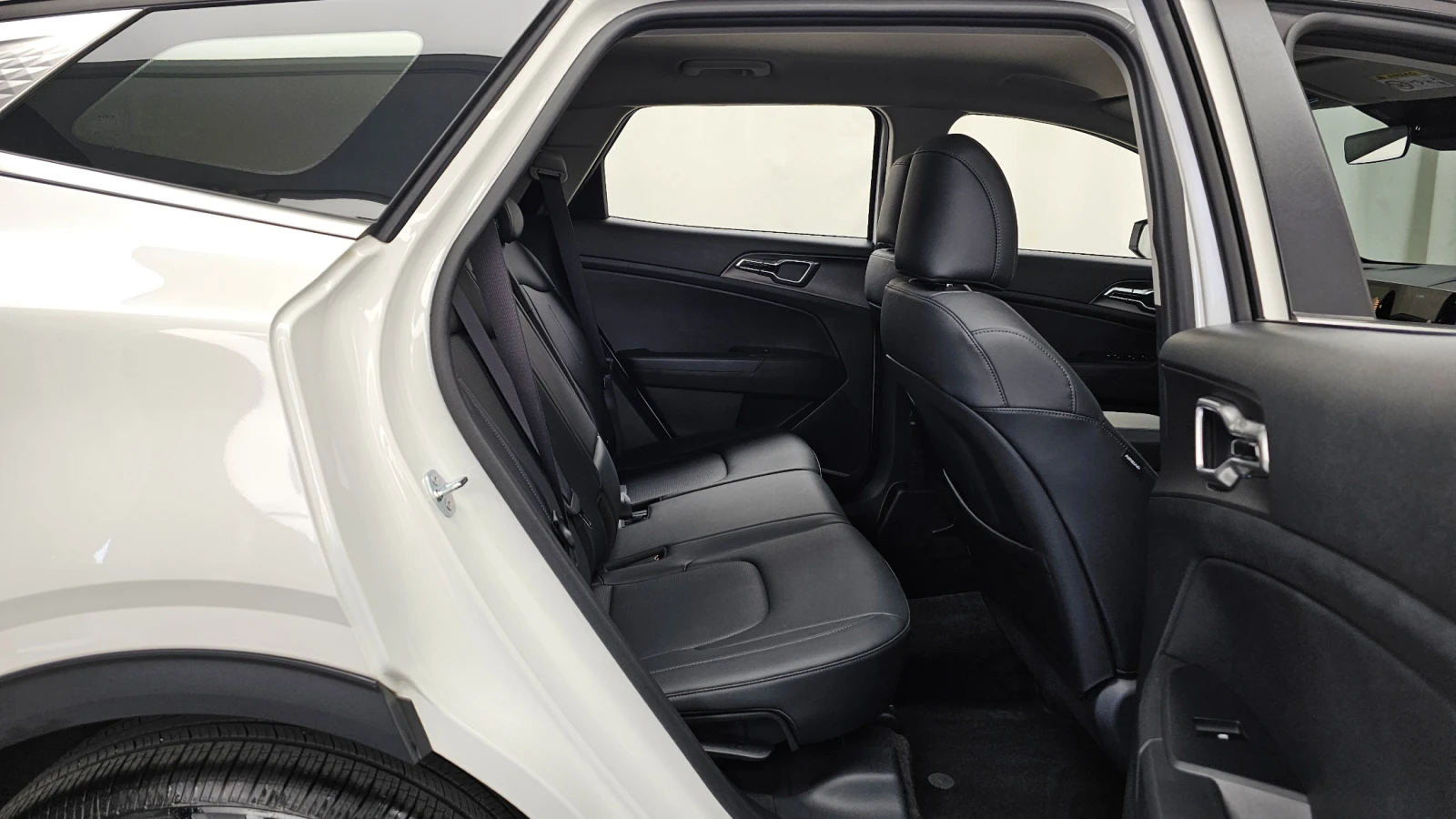 Kia Sportage PRESTIGE / 1.6T / ОБДУХ / ПОДГРЕВИ / ДИСТРОНИК, снимка 12 - Автомобили и джипове - 55542379