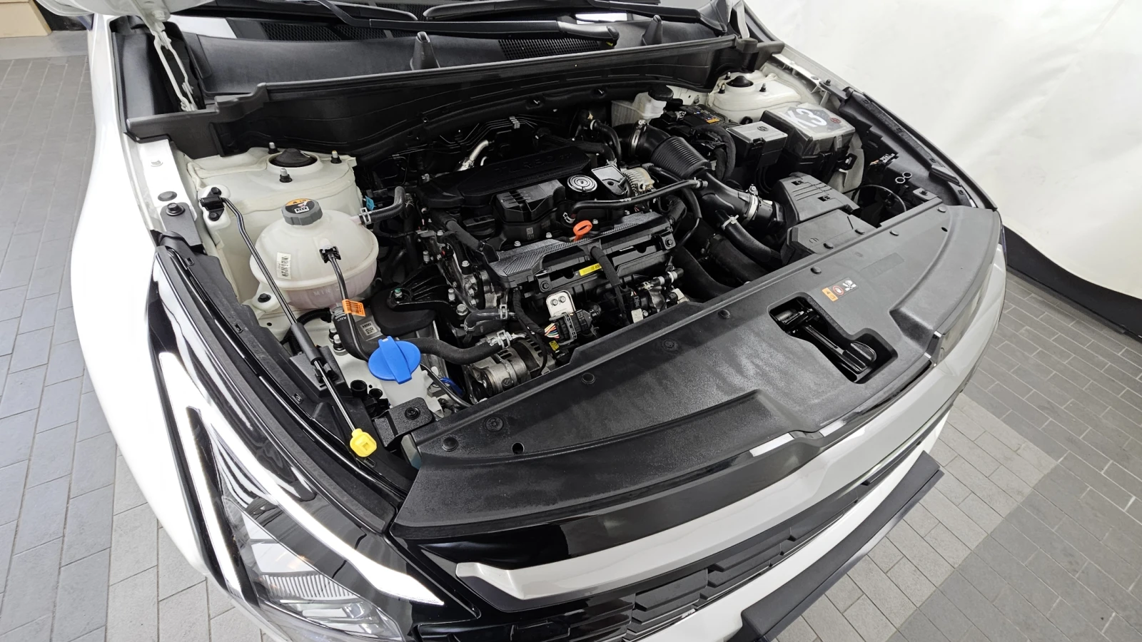 Kia Sportage PRESTIGE / 1.6T / ОБДУХ / ПОДГРЕВИ / ДИСТРОНИК, снимка 6 - Автомобили и джипове - 55542379