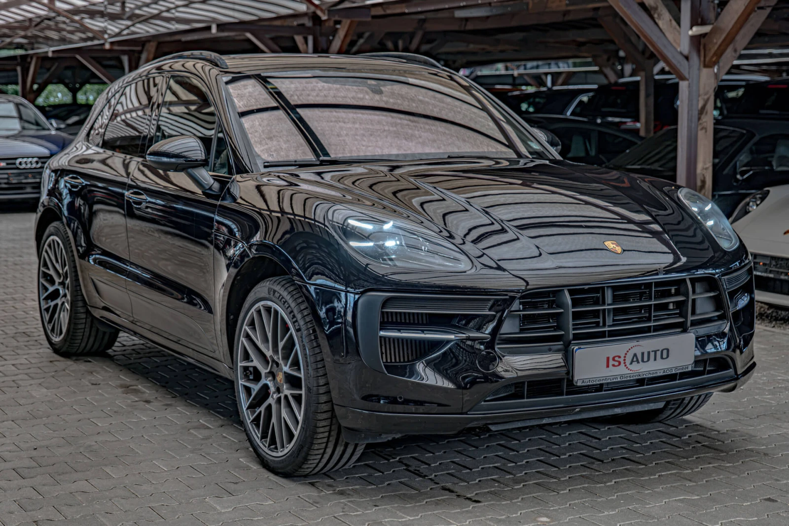 Porsche Macan GTS/PASM/Burmester High End/Панорама/Карбон/PTM/AB, снимка 2 - Автомобили и джипове - 55608155