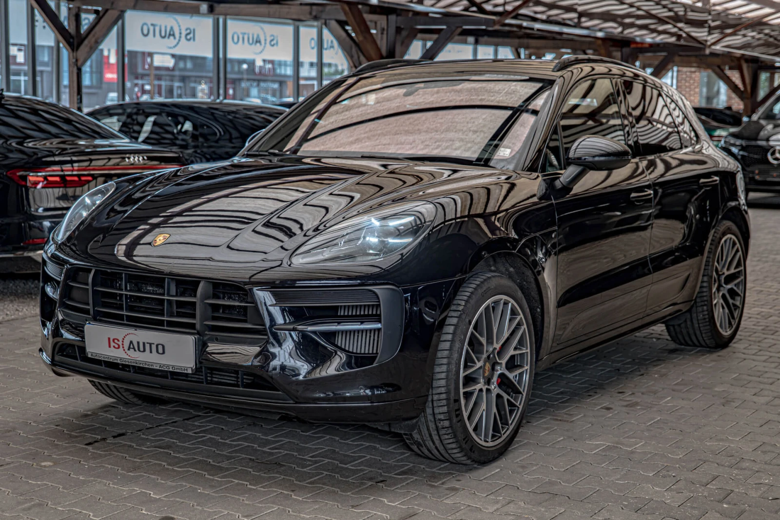 Porsche Macan GTS/PASM/Burmester High End/Панорама/Карбон/PTM/AB, снимка 3 - Автомобили и джипове - 55608155