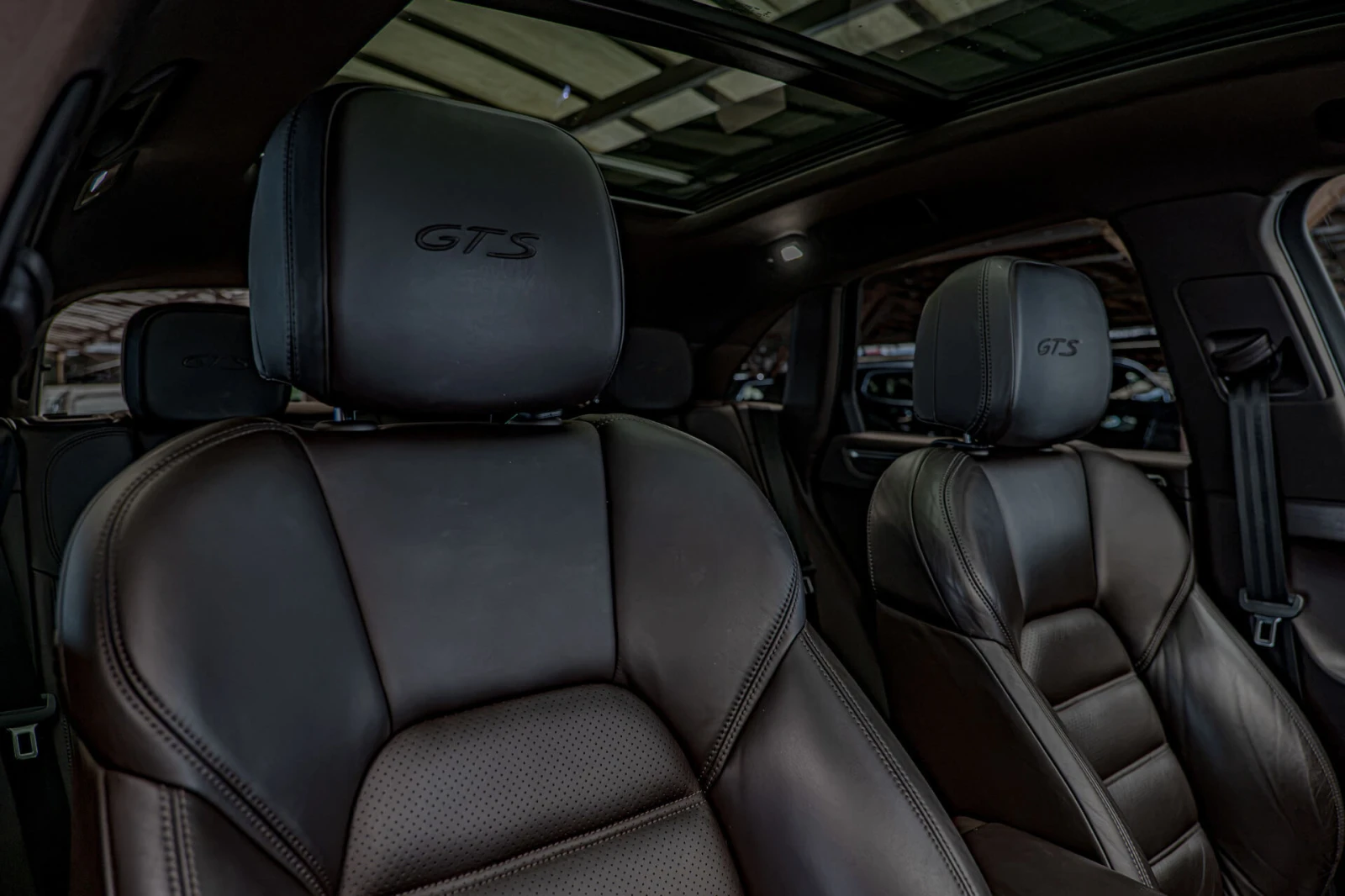 Porsche Macan GTS/PASM/Burmester High End/Панорама/Карбон/PTM/AB, снимка 12 - Автомобили и джипове - 55608155