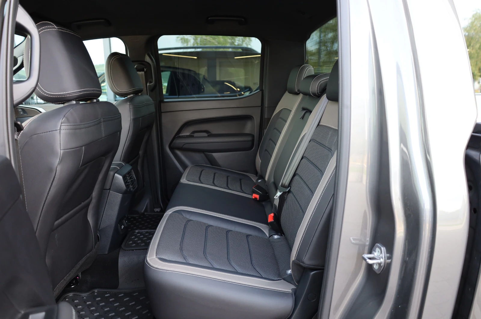 VW Amarok NEW* STYLE* IQ LED LIGHTS* HARMAN/KARDON* 360* , снимка 14 - Автомобили и джипове - 55663376